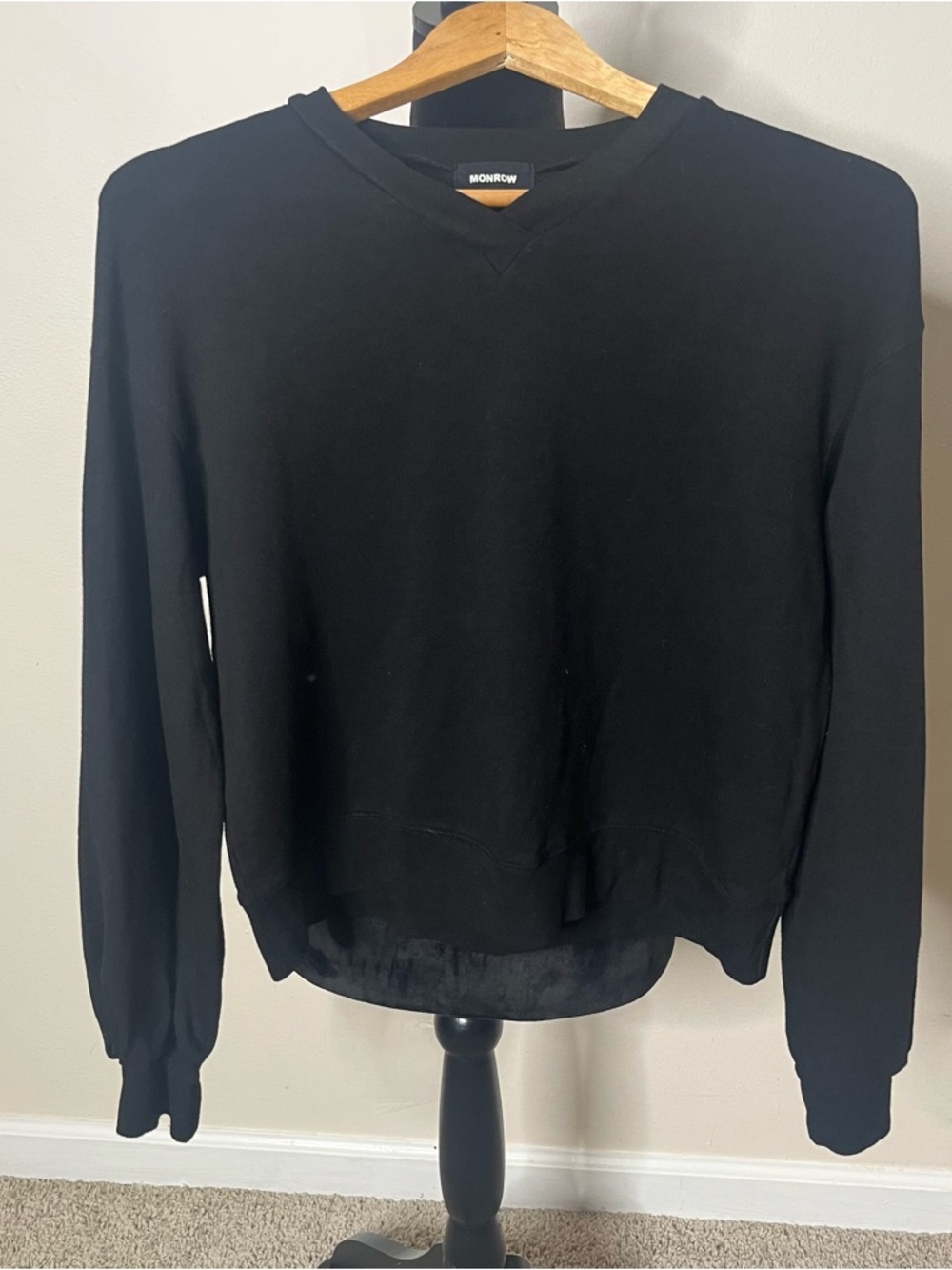 Monrow Women’s Black Super Soft V~Neck Fleece Pullover Sweatshirt Sz S - Picture 8 of 9